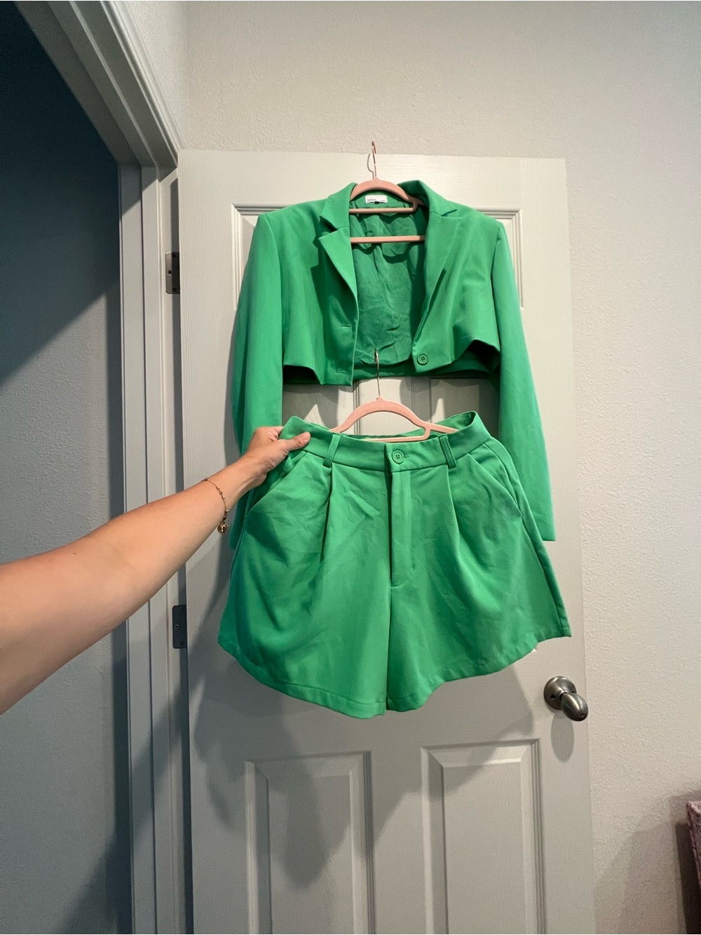 Terno High-Waist Green Women's Shorts and crop top style blazer